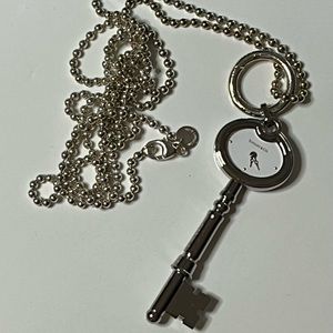 🎉 Host Pick!!! 🎉🎉 Rare like new Tiffany Key watch  Pendant with Chain